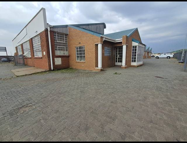 1,840M² WORKSHOP TO LET IN DUNCANVILLE
